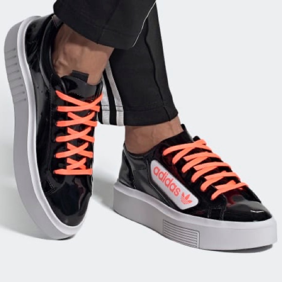 adidas super sleek black